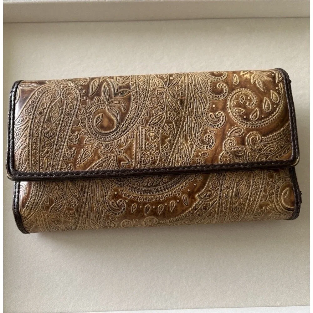 Relic Brown Tooled Gold Embossed Paisley Clutch Wallet Credit Card